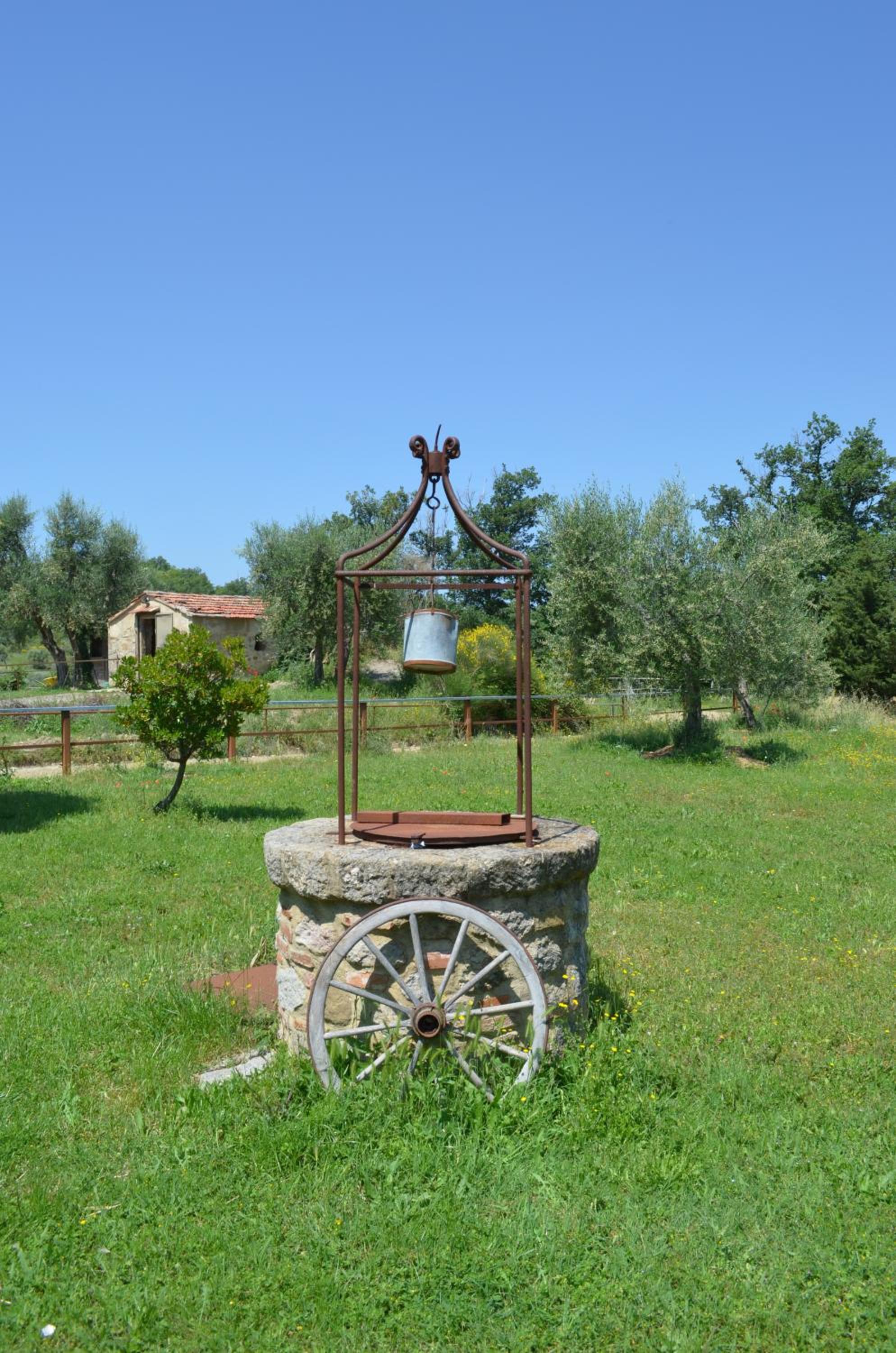 Casetta del Pozzo view 2