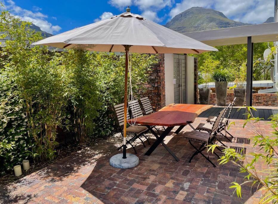 Villa Rhulani & Protea Suite - Luxurious Villa with Sea and Mountain Views, Pool & Inverter view 4