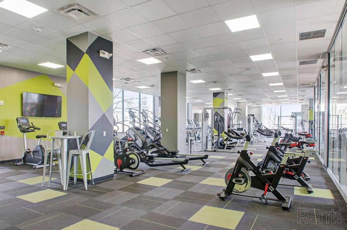 Wonderful 2br! Parkingpoolgym view 4