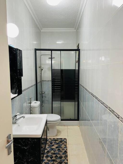 Lovely 3 bedrooms rental unit view 3