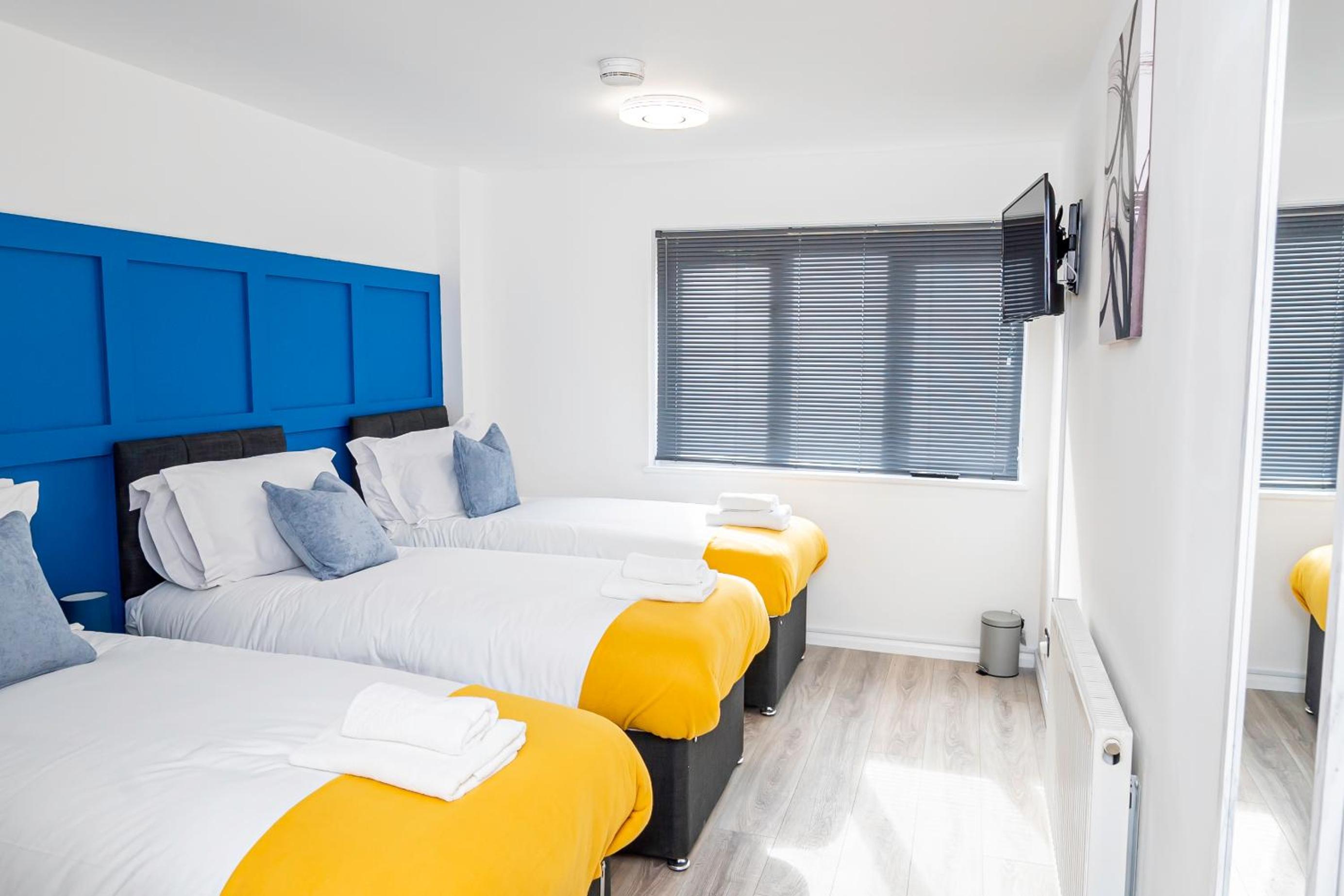 Contractors 8 Beds 3 Bath Parking Monthly Discount view 2