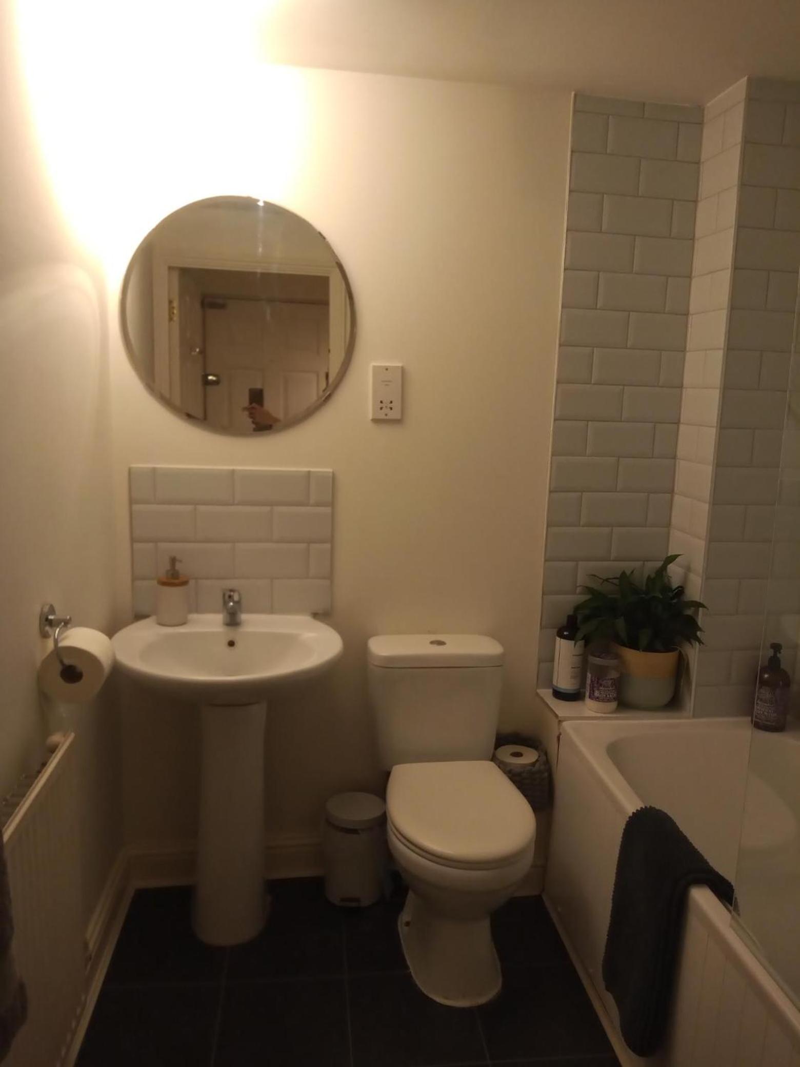 The Eaves, Glastonbury High Street 2 bed 2 bathroom apartment view 5