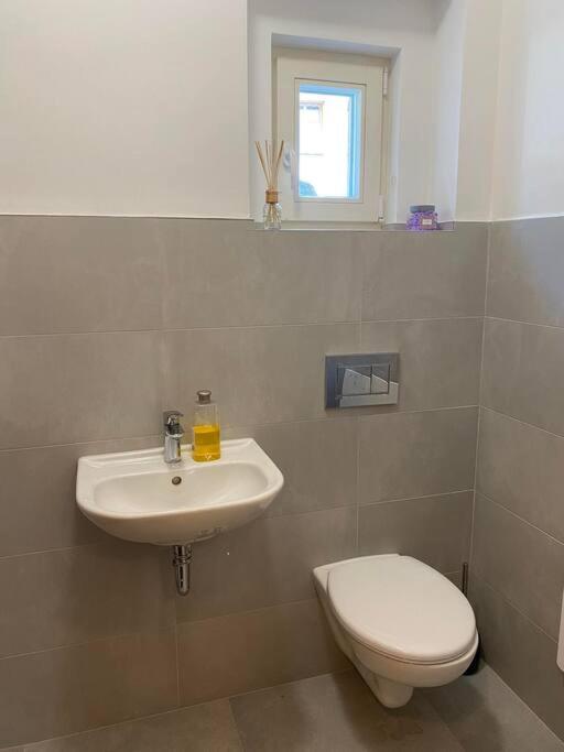 Aurion Cozy 2BR Apartment near Prague Castle - Parking - Up to 6 Guests