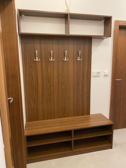 Aurion Cozy 2BR Apartment near Prague Castle - Parking - Up to 6 Guests