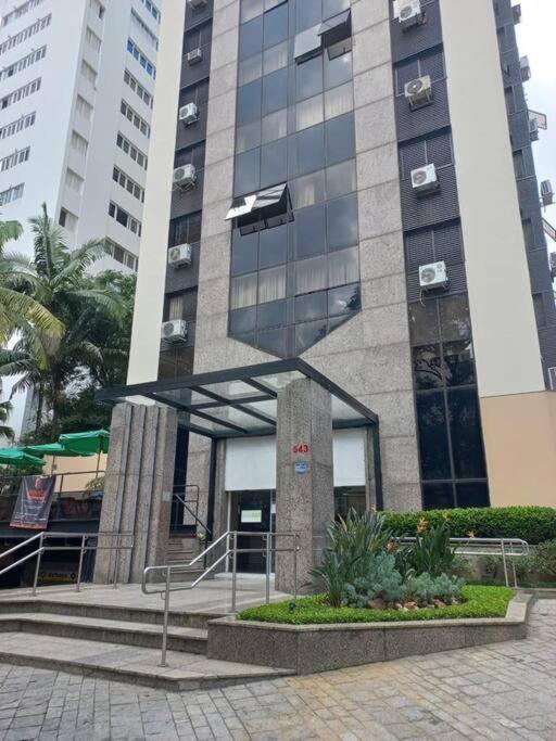 *212 Apartamento no Itaim bibi otima localizaçã