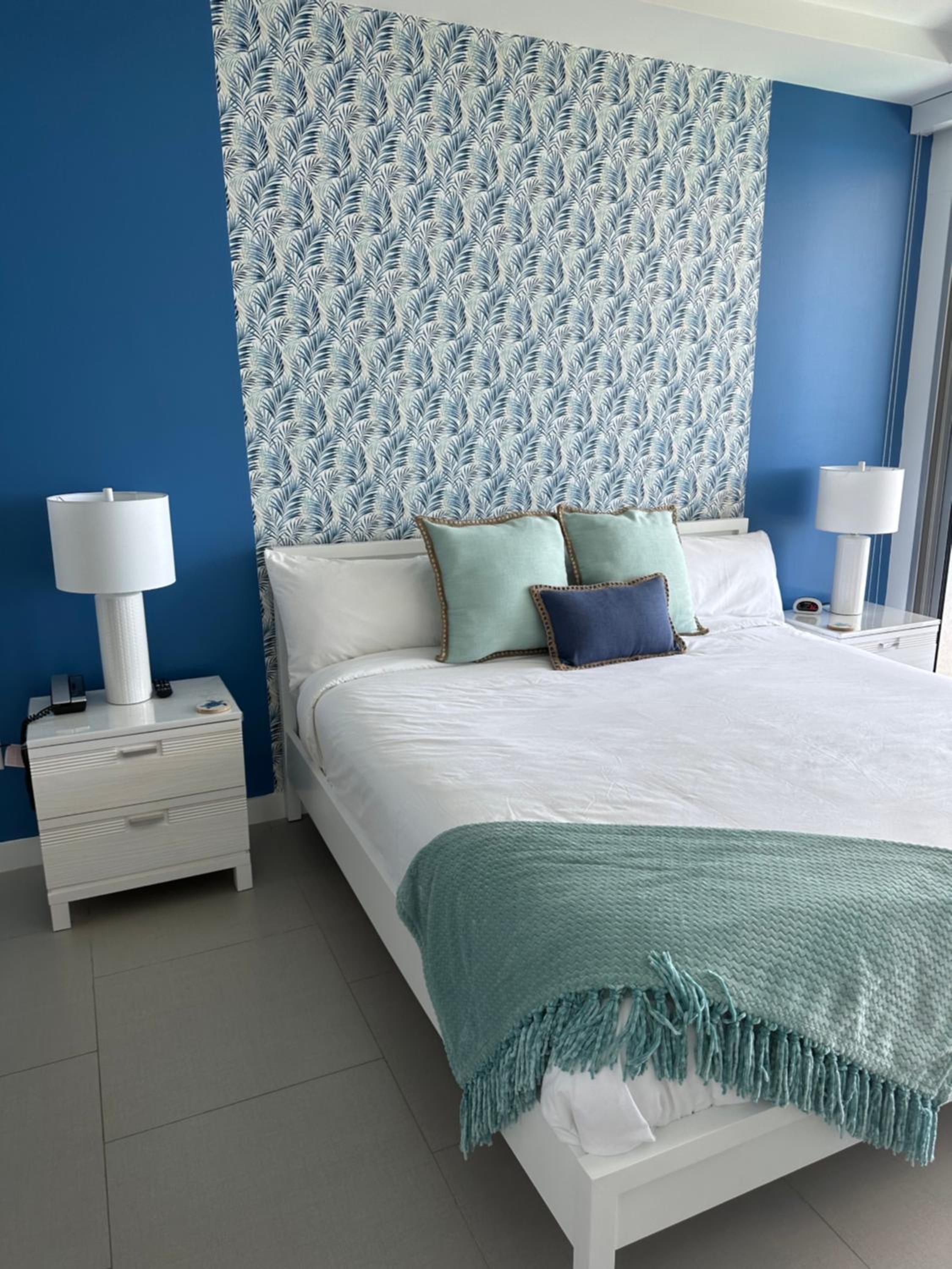 Azure 515 Aruba Vacation Sunset Breeze
