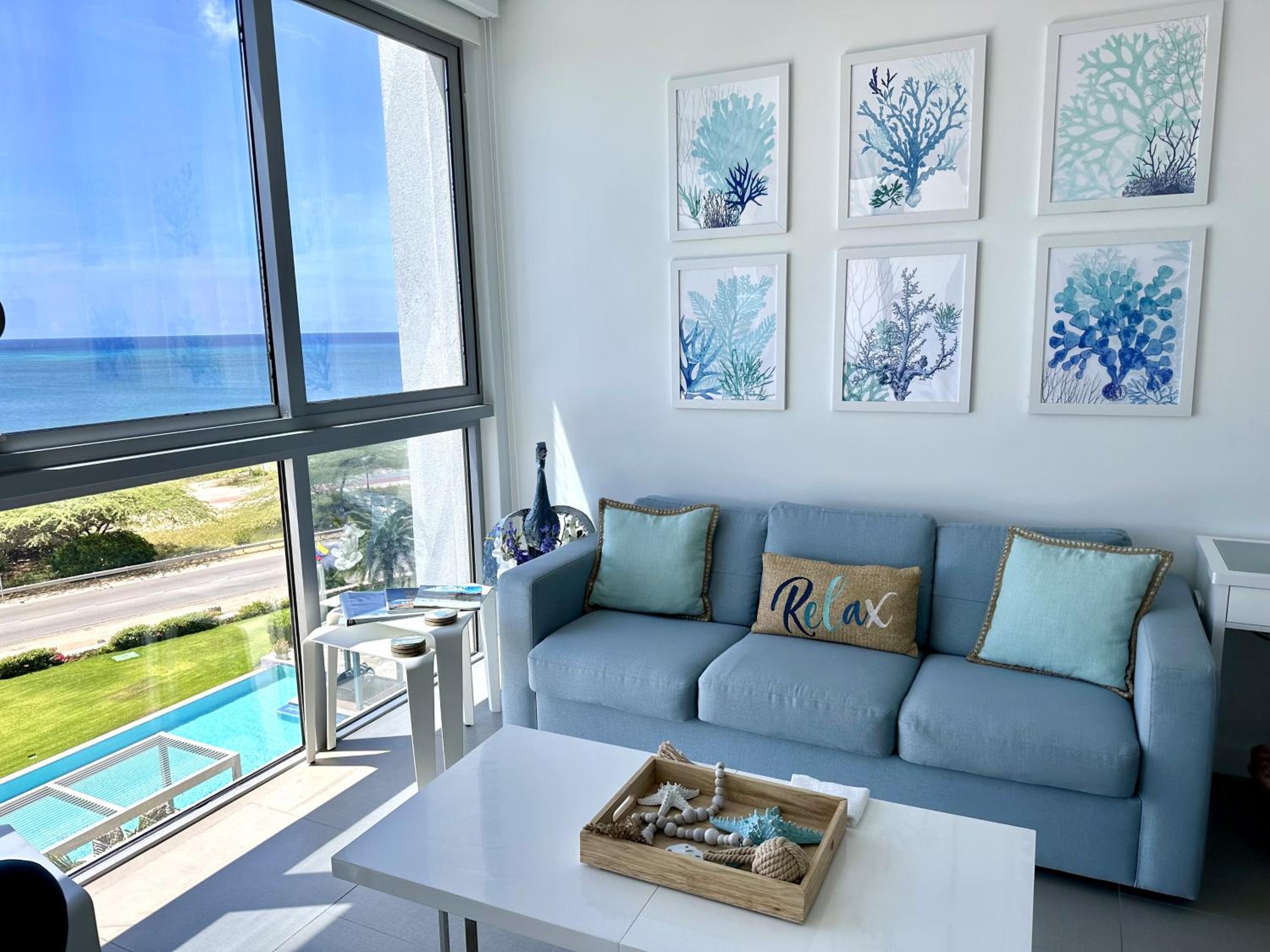 Azure 515 Aruba Vacation Sunset Breeze