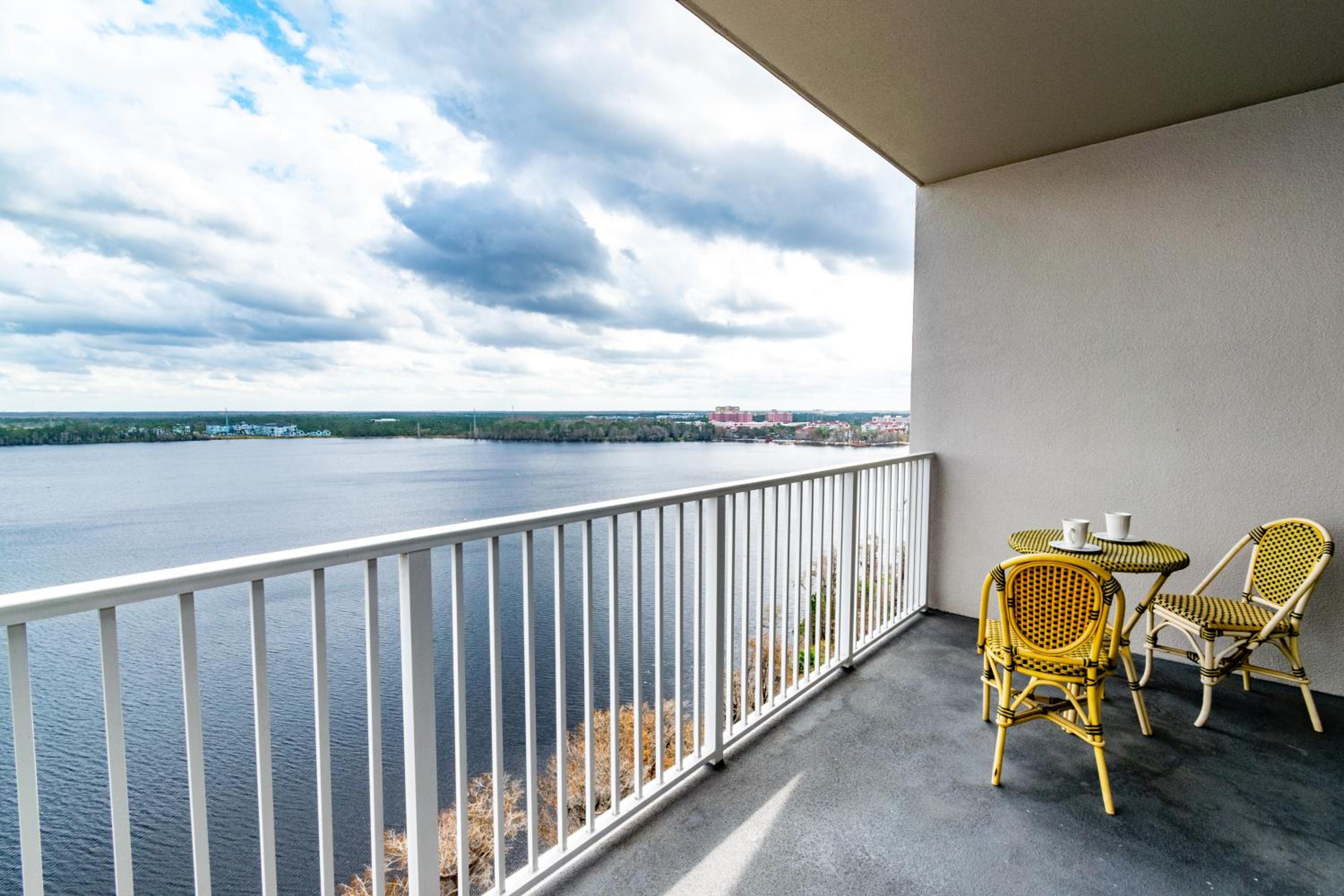Orlando Blue Heron condo 1 mile from Disney