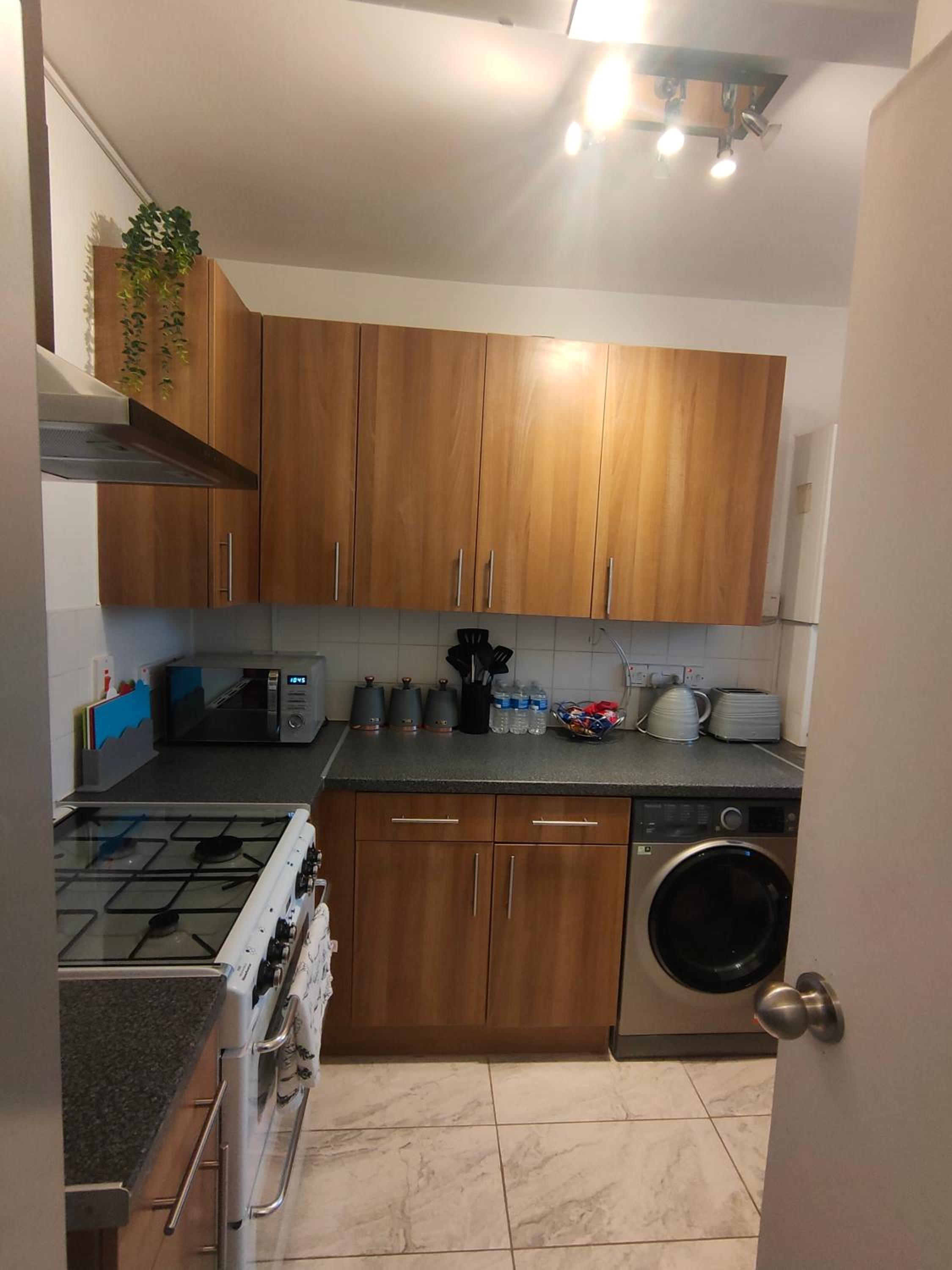 New look flat In Waterloo