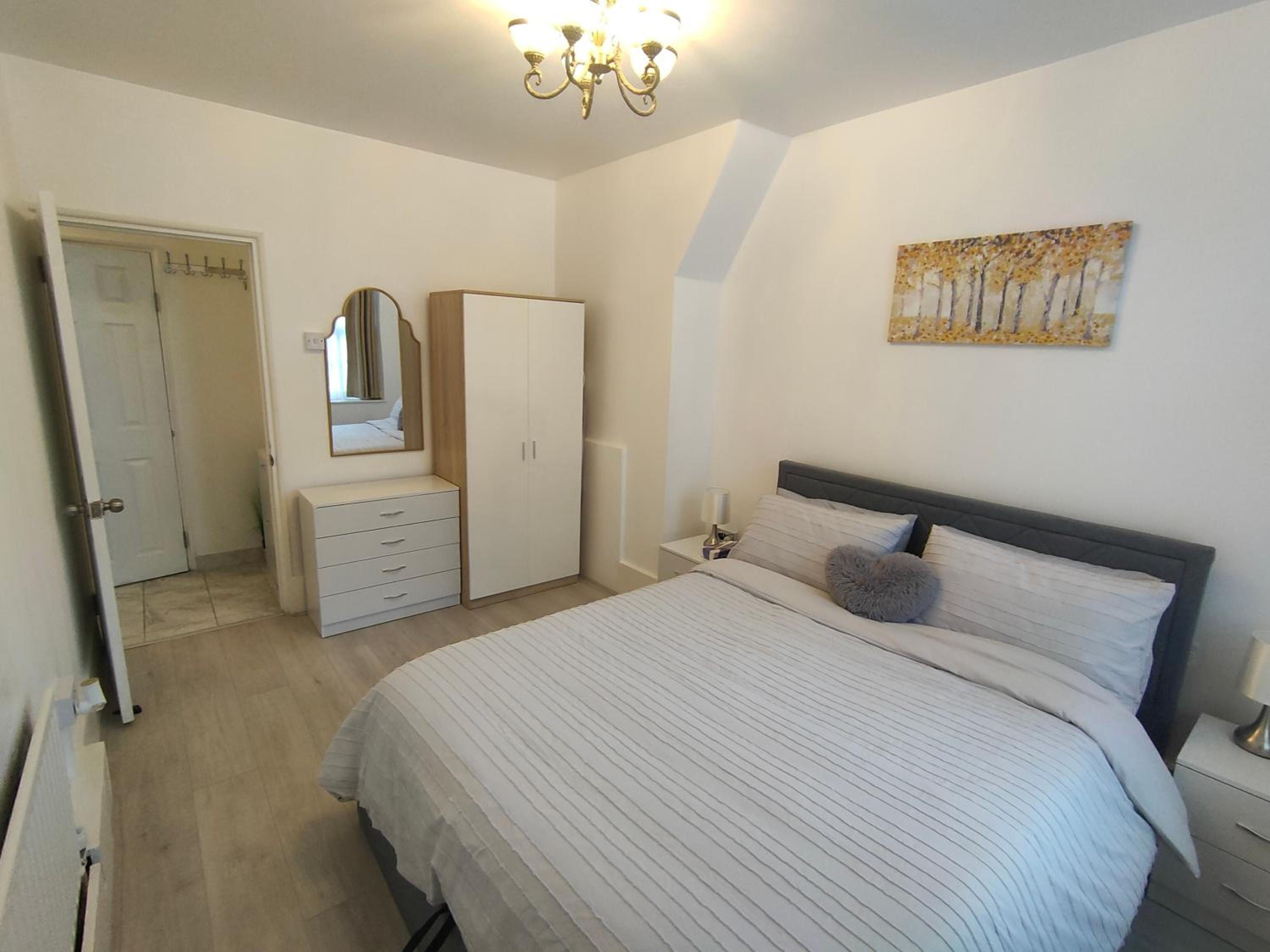 New look flat In Waterloo