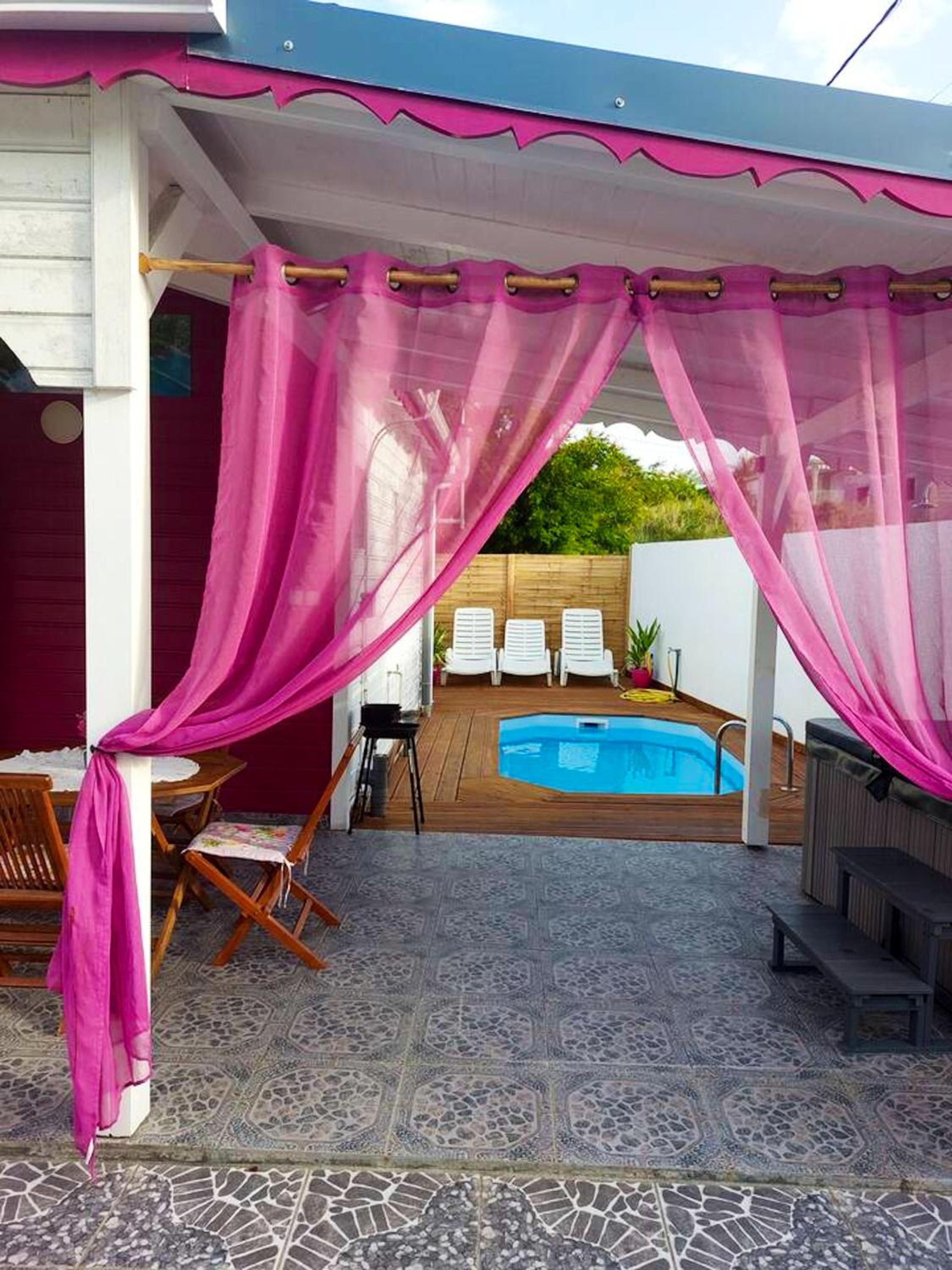 Villa pittoresque a Saint Francois avec piscine et jacuzzi view 2