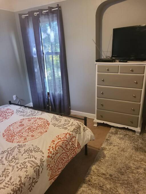 MOA, Airport, Lakes, Concerts, Sports, & More! Relax & Enjoy view 2