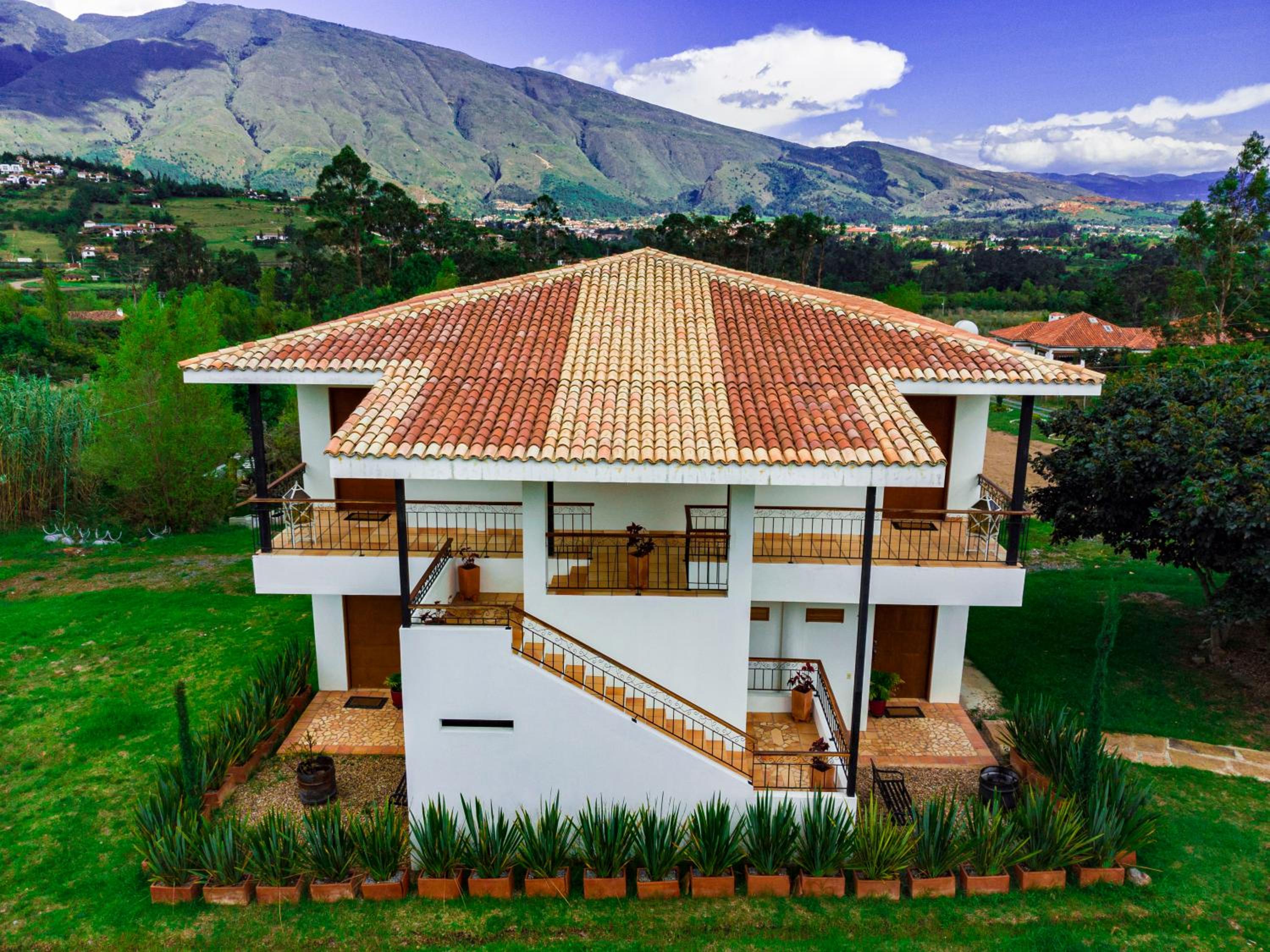 El Solaz By Honnor Living