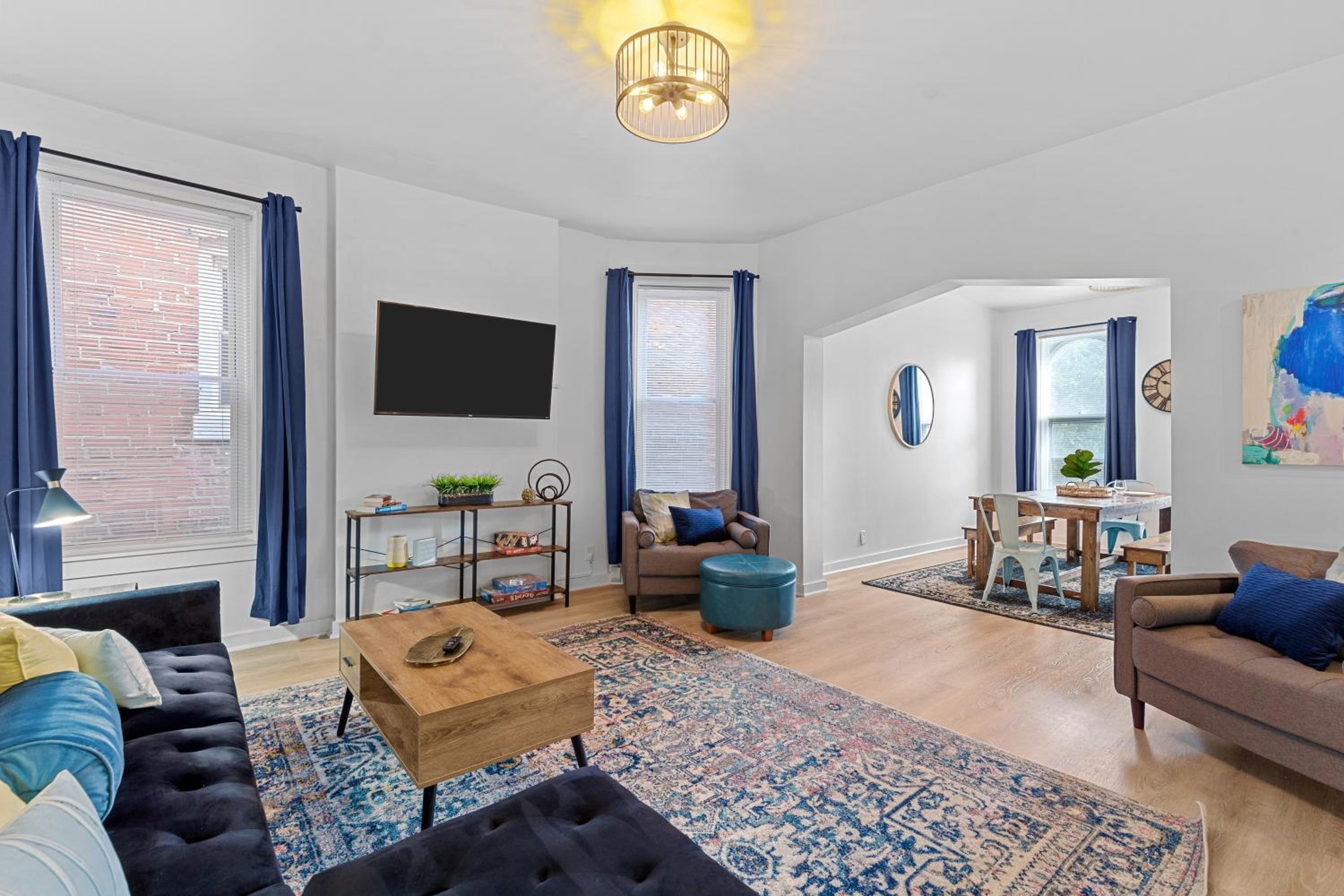 Cozy Family Getaway - JZ Vacation Rentals view 2