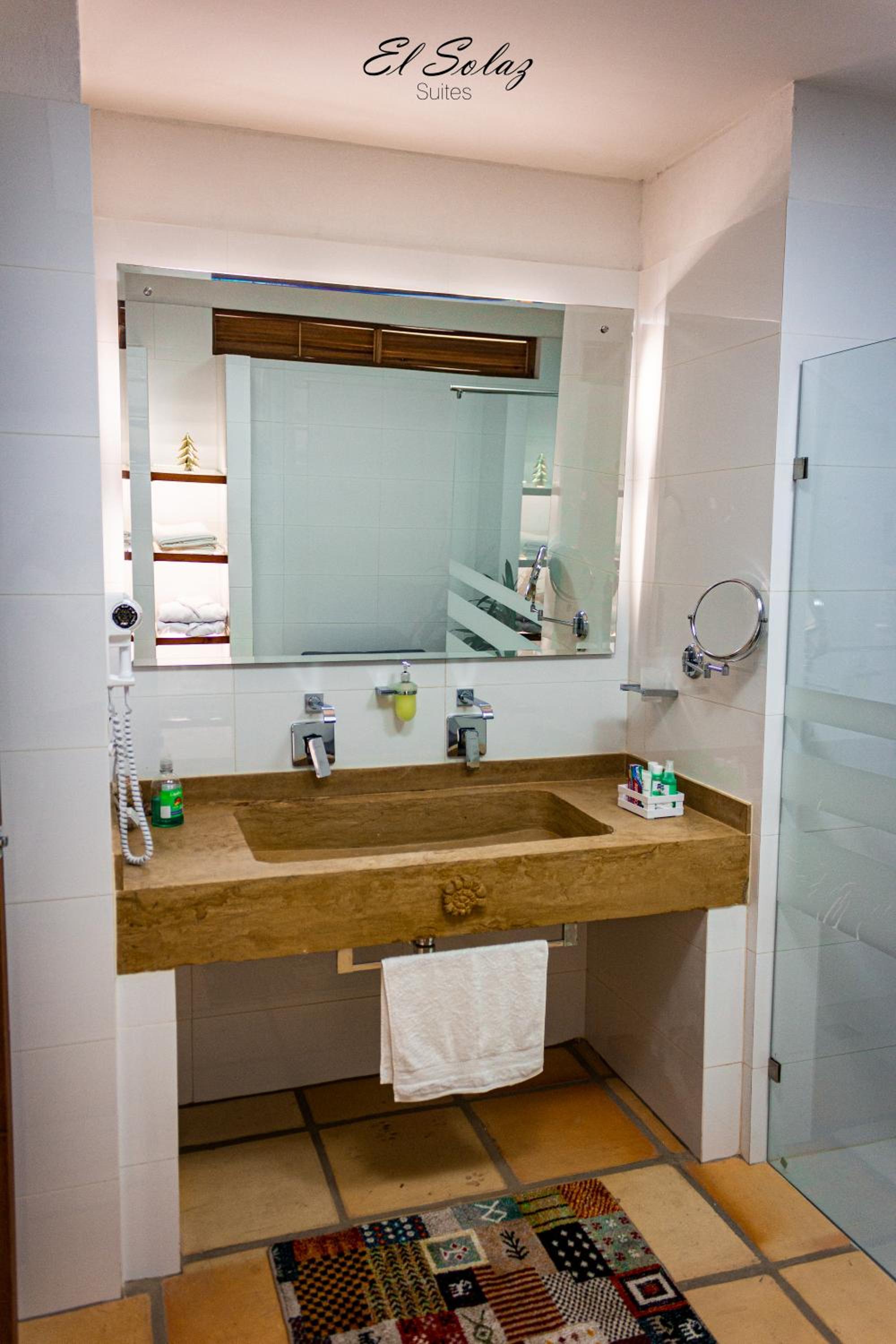 El Solaz By Honnor Living