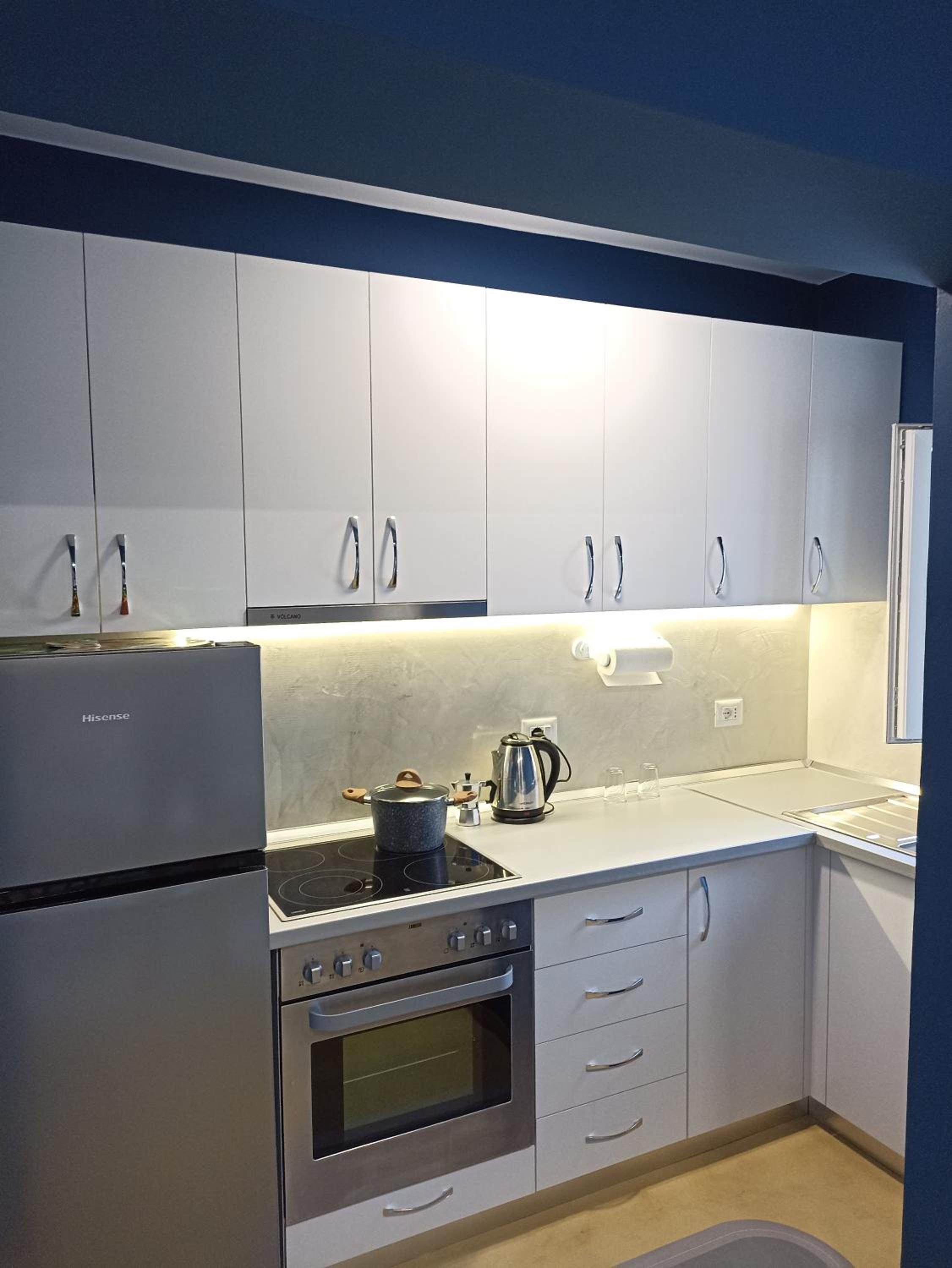 Oak Street Apartment