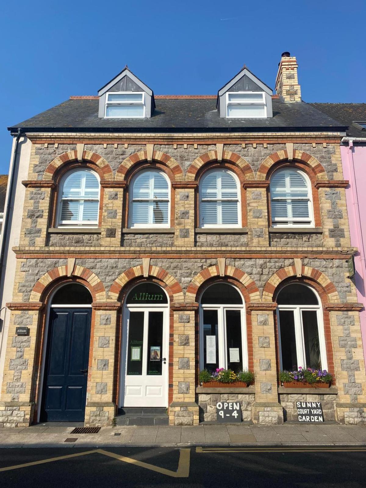 Hotel Rooms at Allium - Image 1