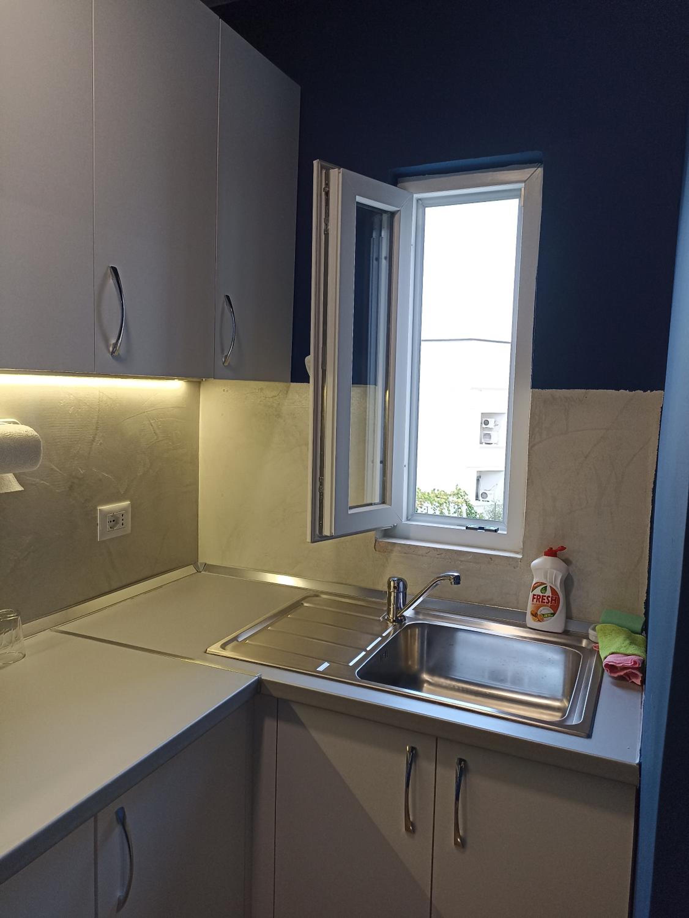 Oak Street Apartment