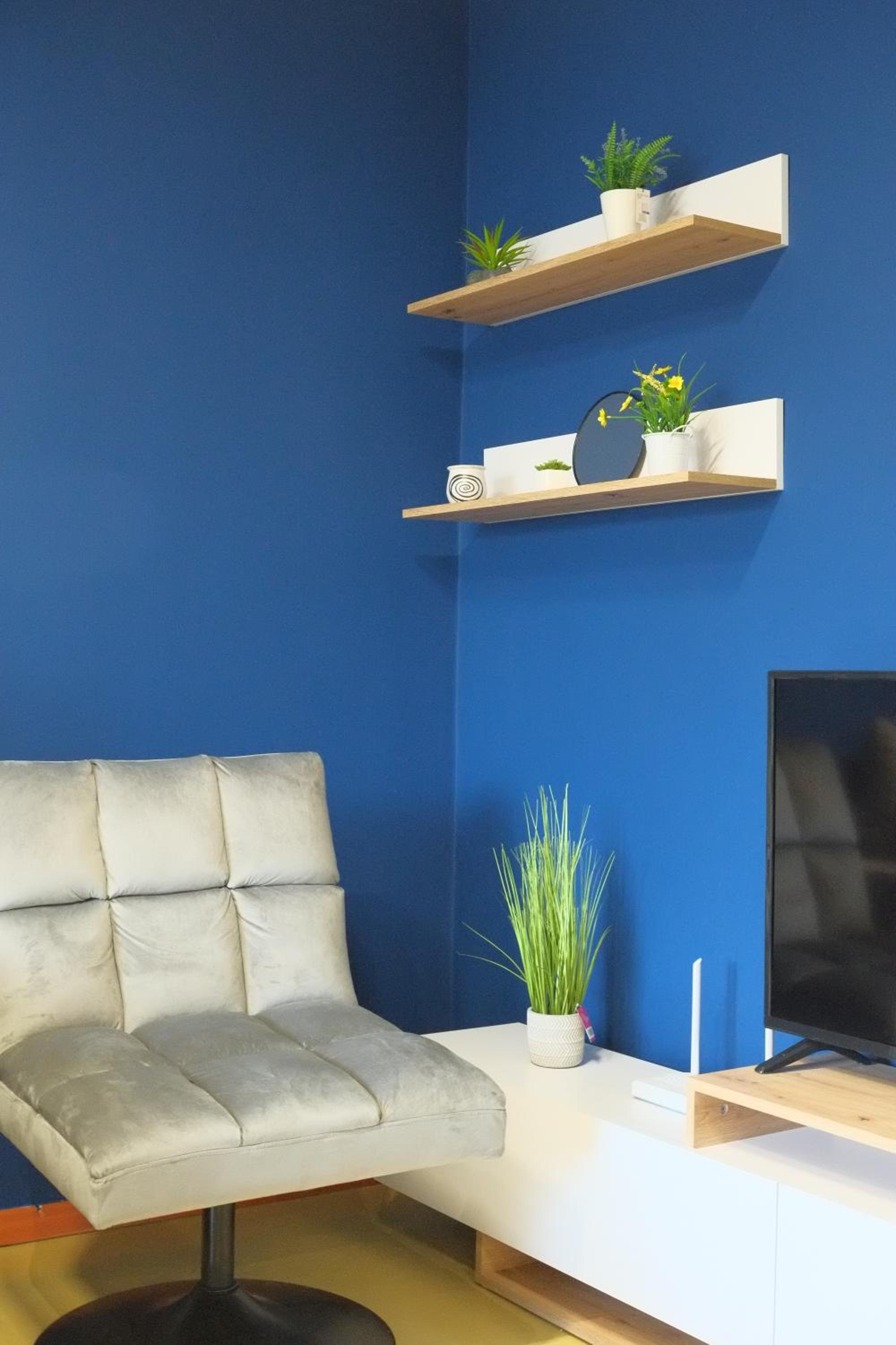 Oak Street Apartment
