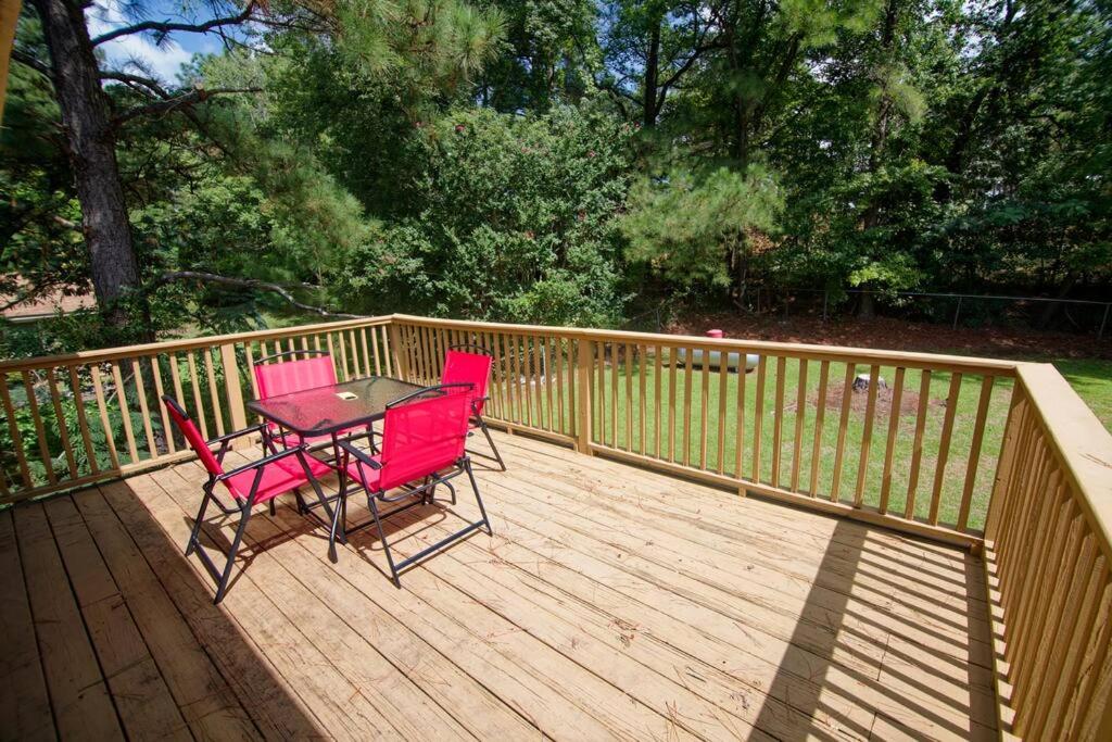 Fayetteville Vacations - Opuluxe Enjoy Fayetteville's 4 BR Hidden Gem! - Property Image 11