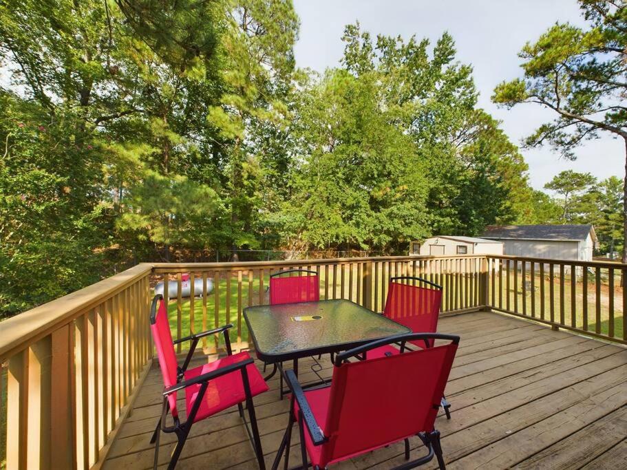 Fayetteville Vacations - Opuluxe Enjoy Fayetteville's 4 BR Hidden Gem! - Property Image 13