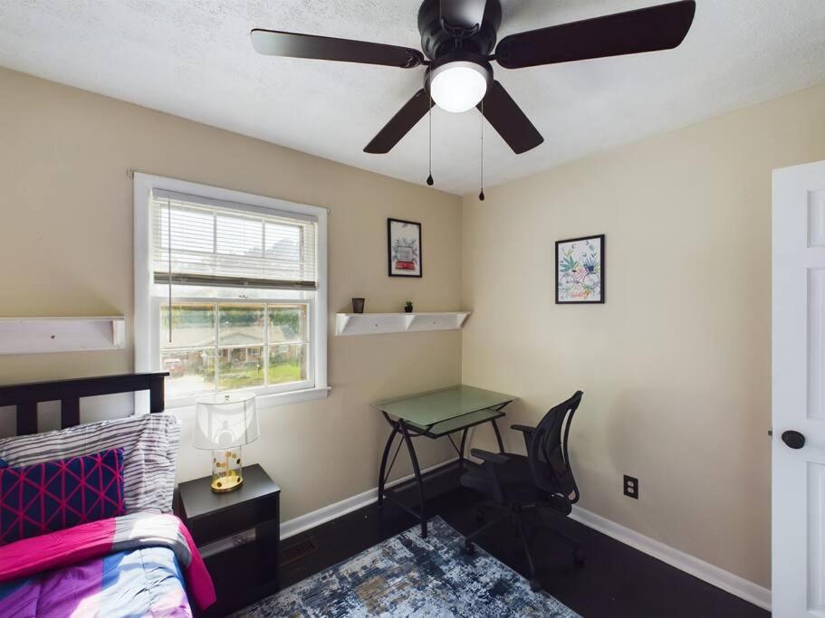 Fayetteville Vacations - Opuluxe Enjoy Fayetteville's 4 BR Hidden Gem! - Property Image 42