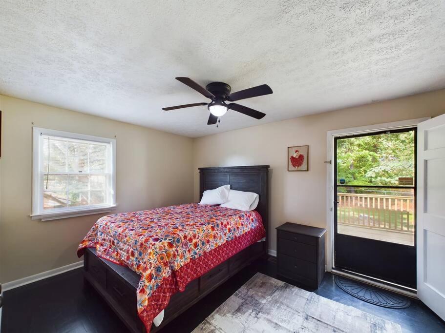 Fayetteville Vacations - Opuluxe Enjoy Fayetteville's 4 BR Hidden Gem! - Property Image 40