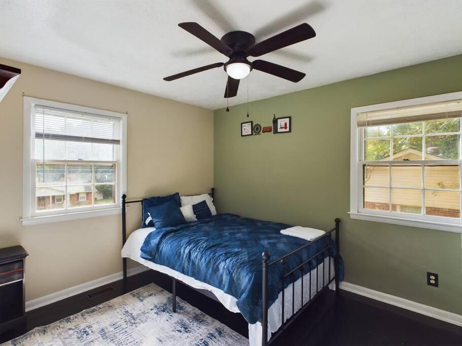 Fayetteville Vacations - Opuluxe Enjoy Fayetteville's 4 BR Hidden Gem! - Property Image 12
