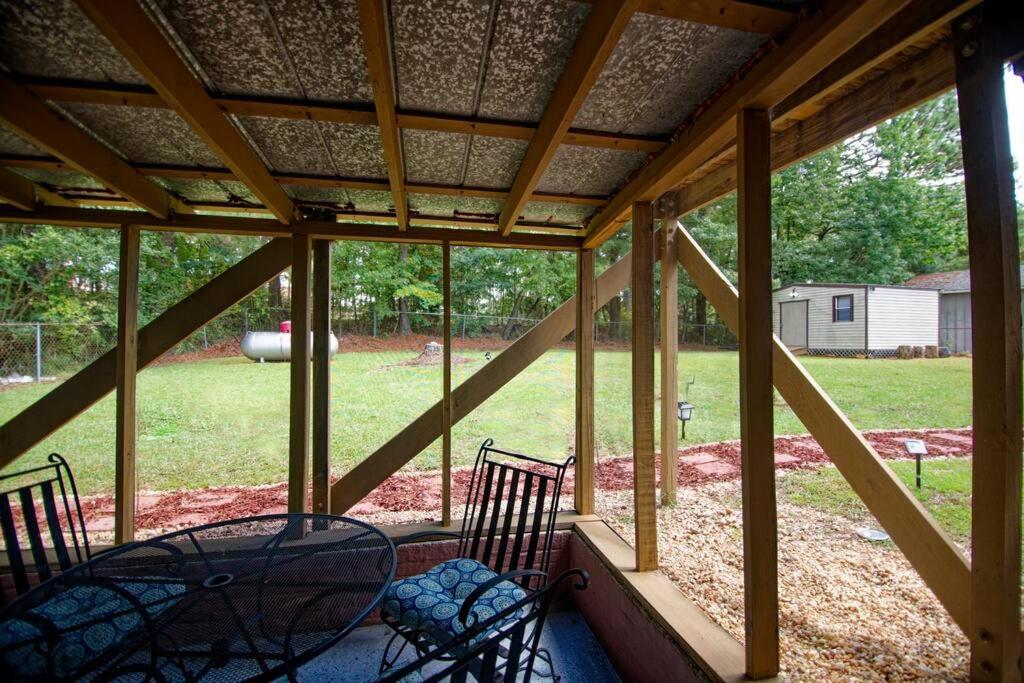 Fayetteville Vacations - Opuluxe Enjoy Fayetteville's 4 BR Hidden Gem! - Property Image 15