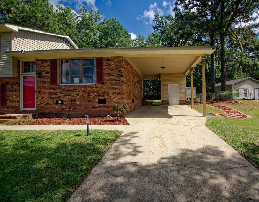 Fayetteville Vacations - Opuluxe Enjoy Fayetteville's 4 BR Hidden Gem! - Property Image 20