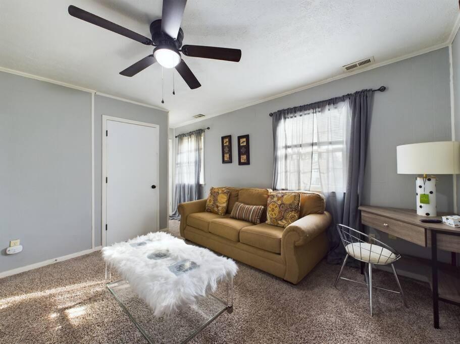 Fayetteville Vacations - Opuluxe Enjoy Fayetteville's 4 BR Hidden Gem! - Property Image 28