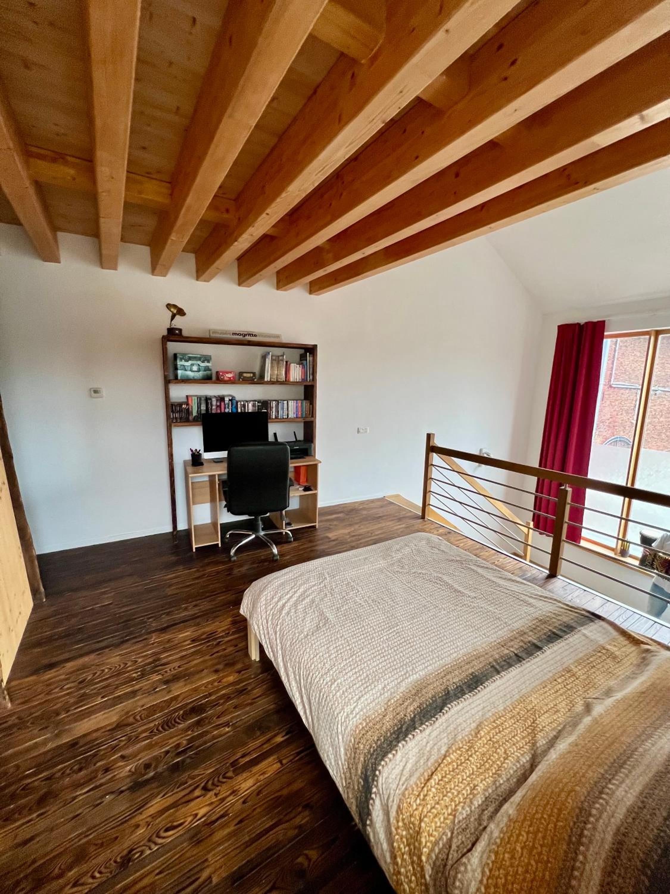 Capstay La Louvière