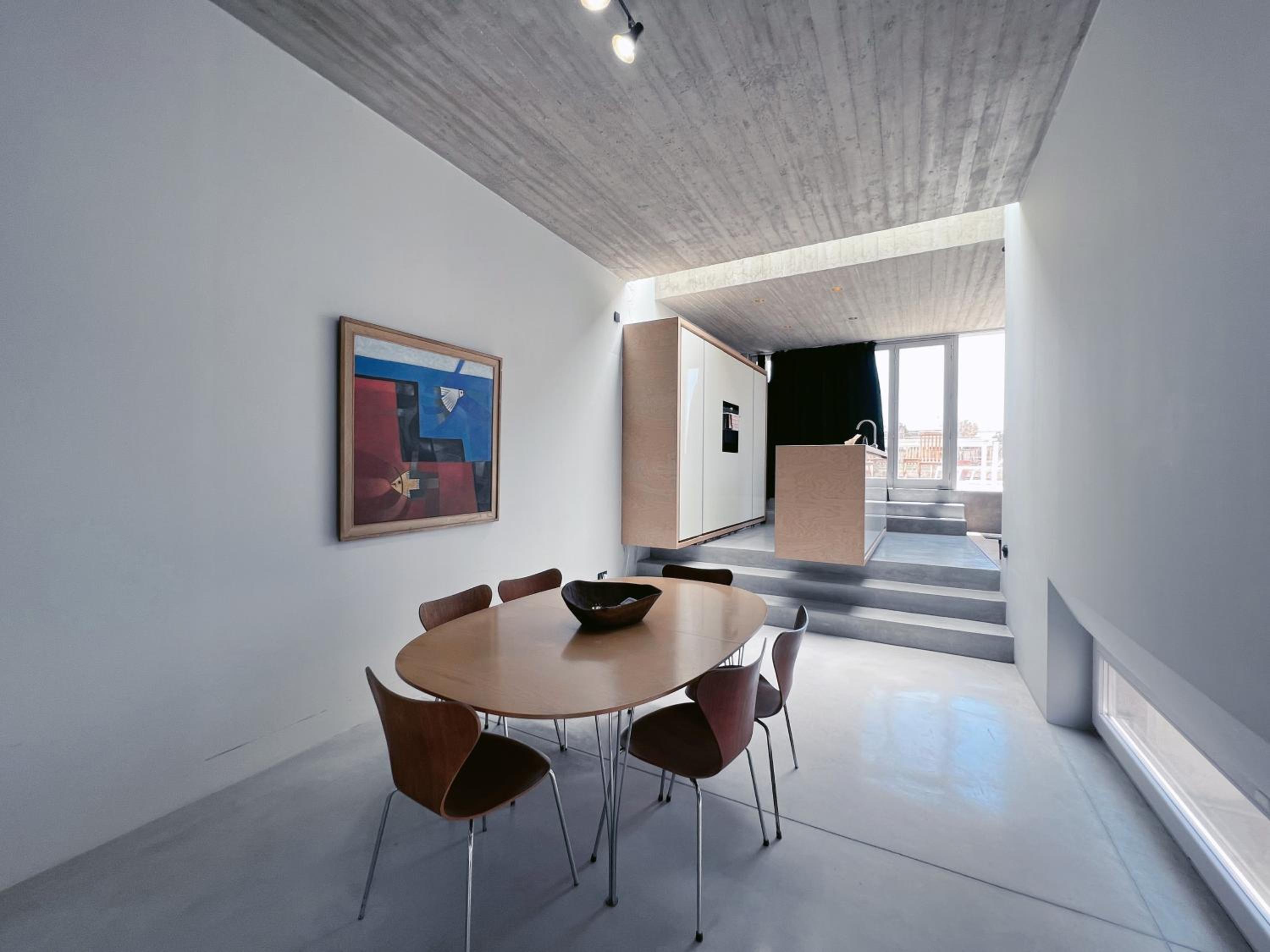 STUNNING AND SPACIOUS - 1BR PENTHOUSE view 2