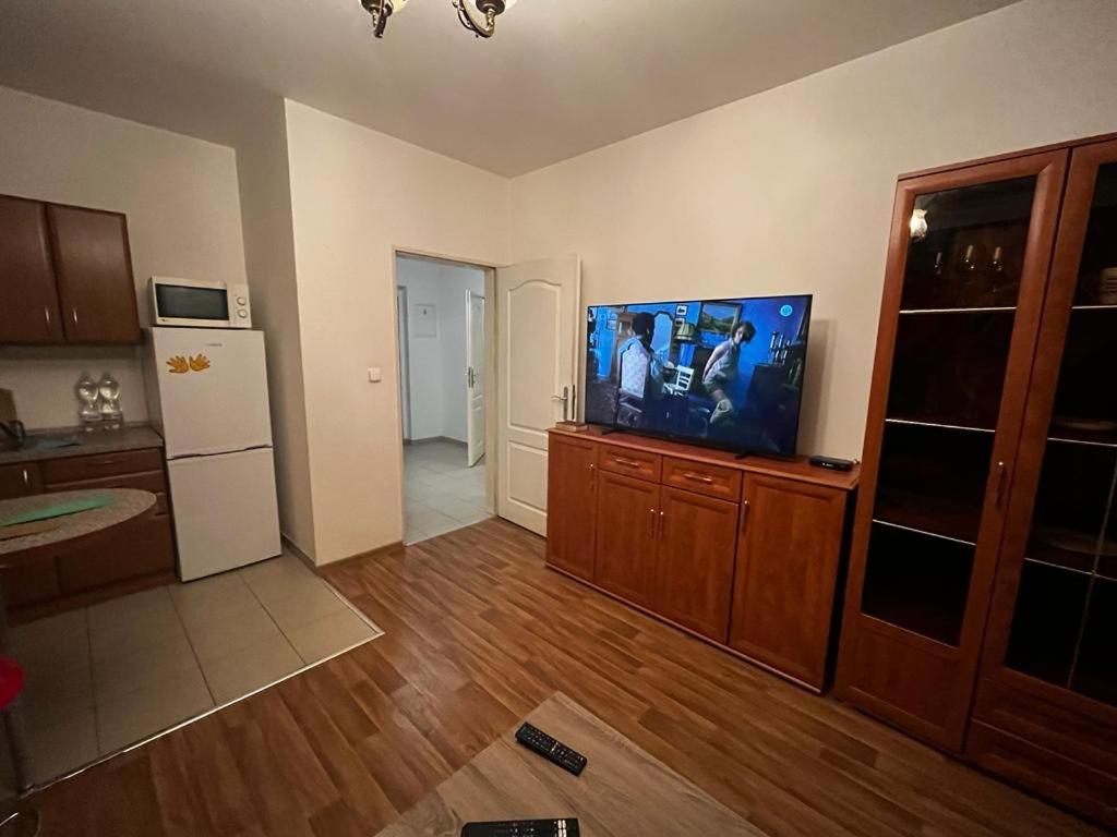 MONFas APARTMENT GARDEN CITY