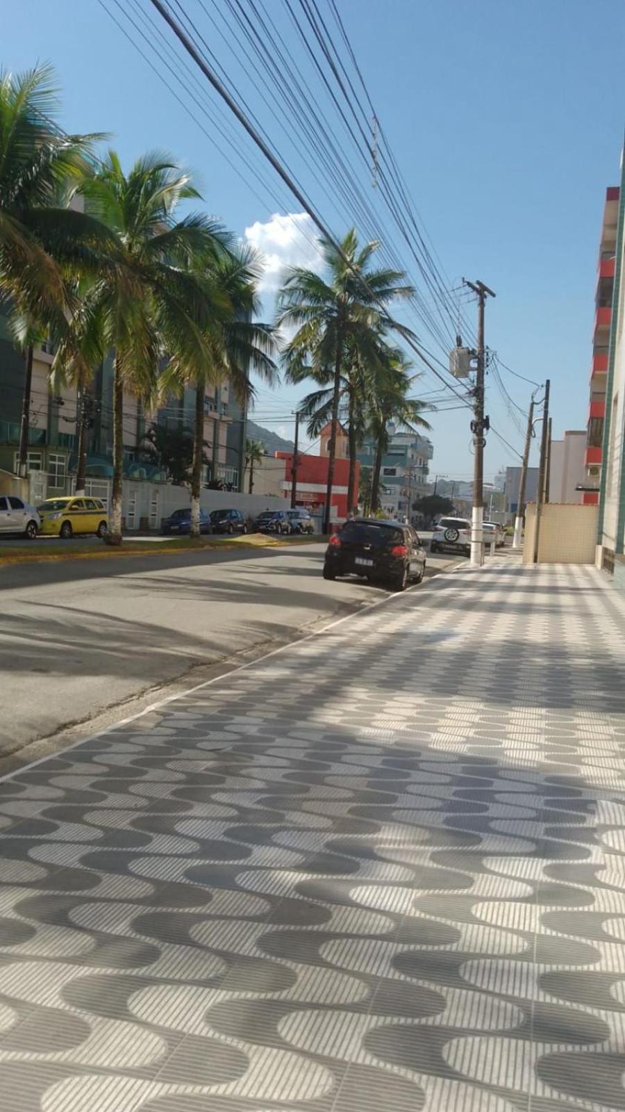 Kitnet Centro Mongaguá Beira Mar - com garagem