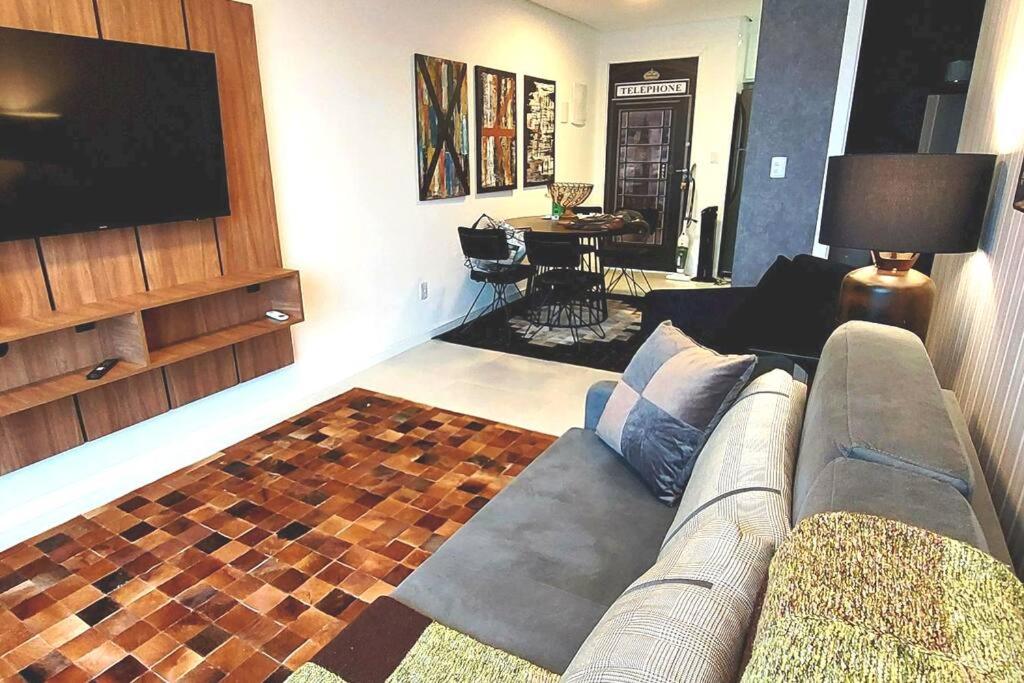 Novo, aconchegante, ensolarado, 200m rua Coberta