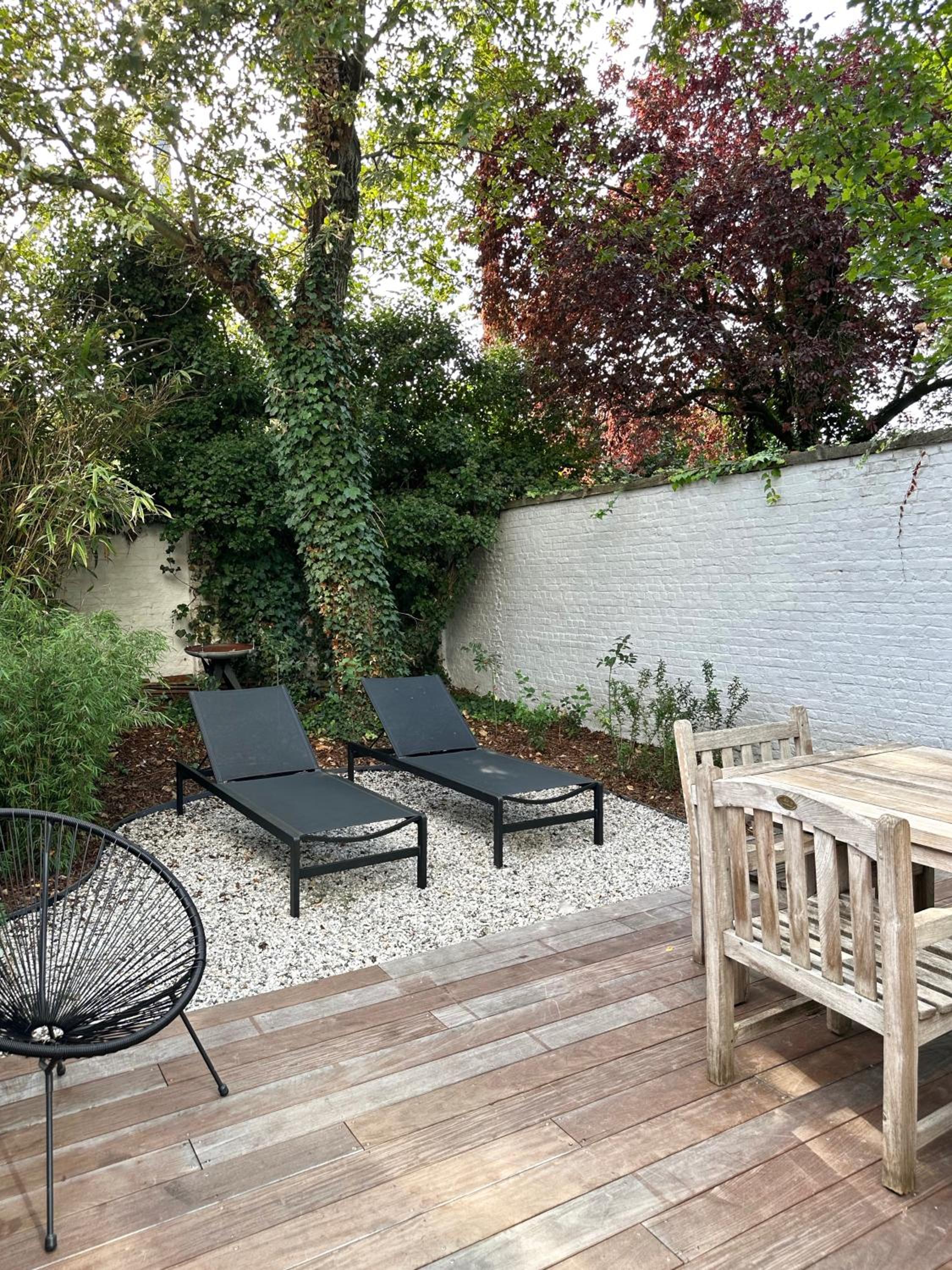 Historic 3 Bedroom Art-Nouveau Apartment with Airconditioning - Walk to Station Gent Sint-Pieters & Close to City Centre