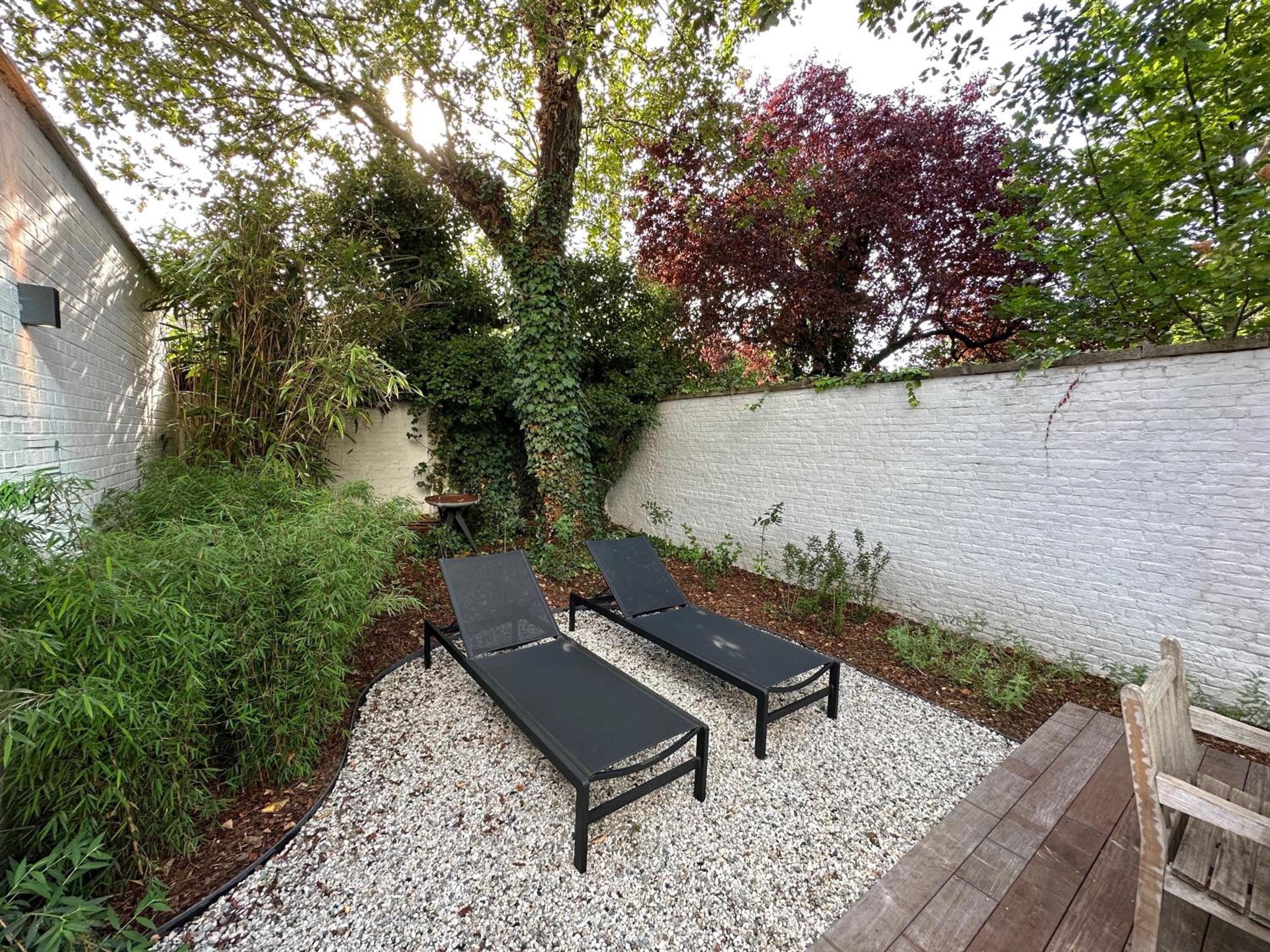 Historic 3 Bedroom Art-Nouveau Apartment with Airconditioning - Walk to Station Gent Sint-Pieters & Close to City Centre