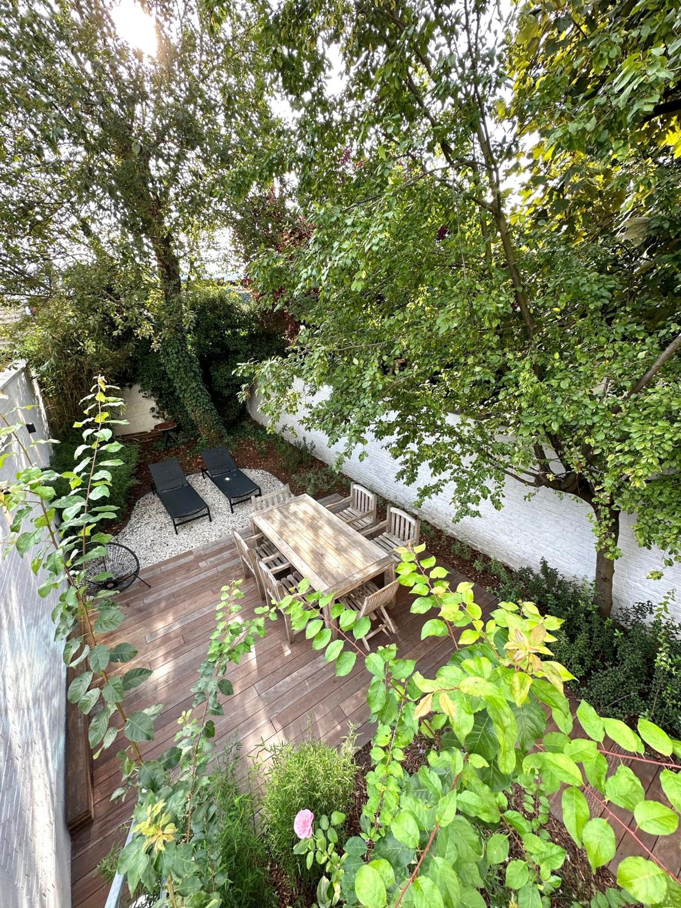 Historic 3 Bedroom Art-Nouveau Apartment with Airconditioning - Walk to Station Gent Sint-Pieters & Close to City Centre