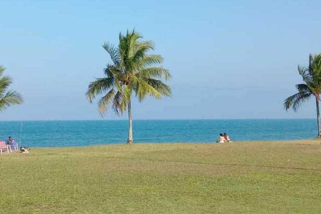 Casa com piscina, churrasqueira, praia maravilhosa!