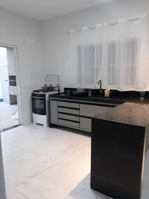 Casa com piscina, churrasqueira, praia maravilhosa!