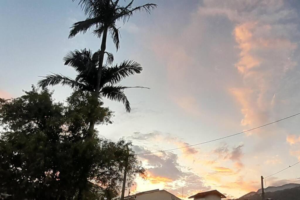 Casa com piscina, churrasqueira, praia maravilhosa!