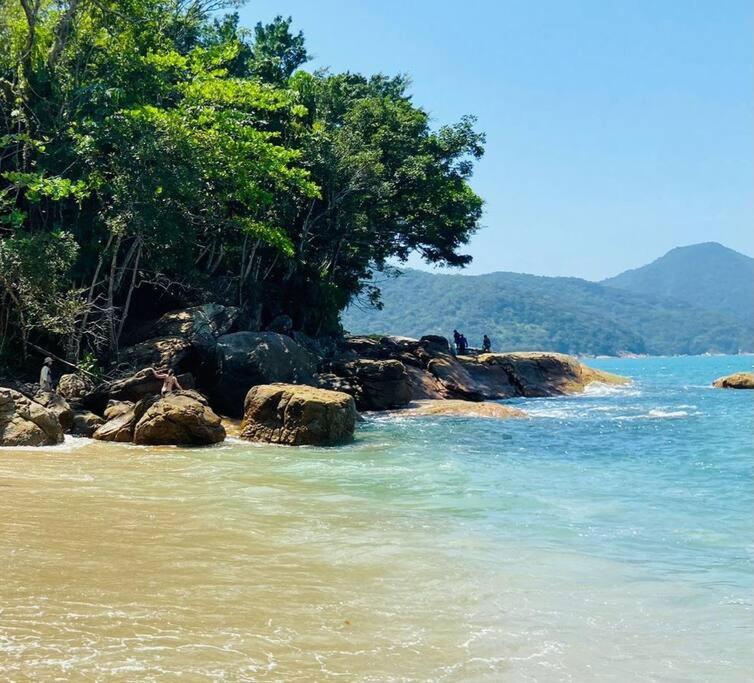 Casa com piscina, churrasqueira, praia maravilhosa!
