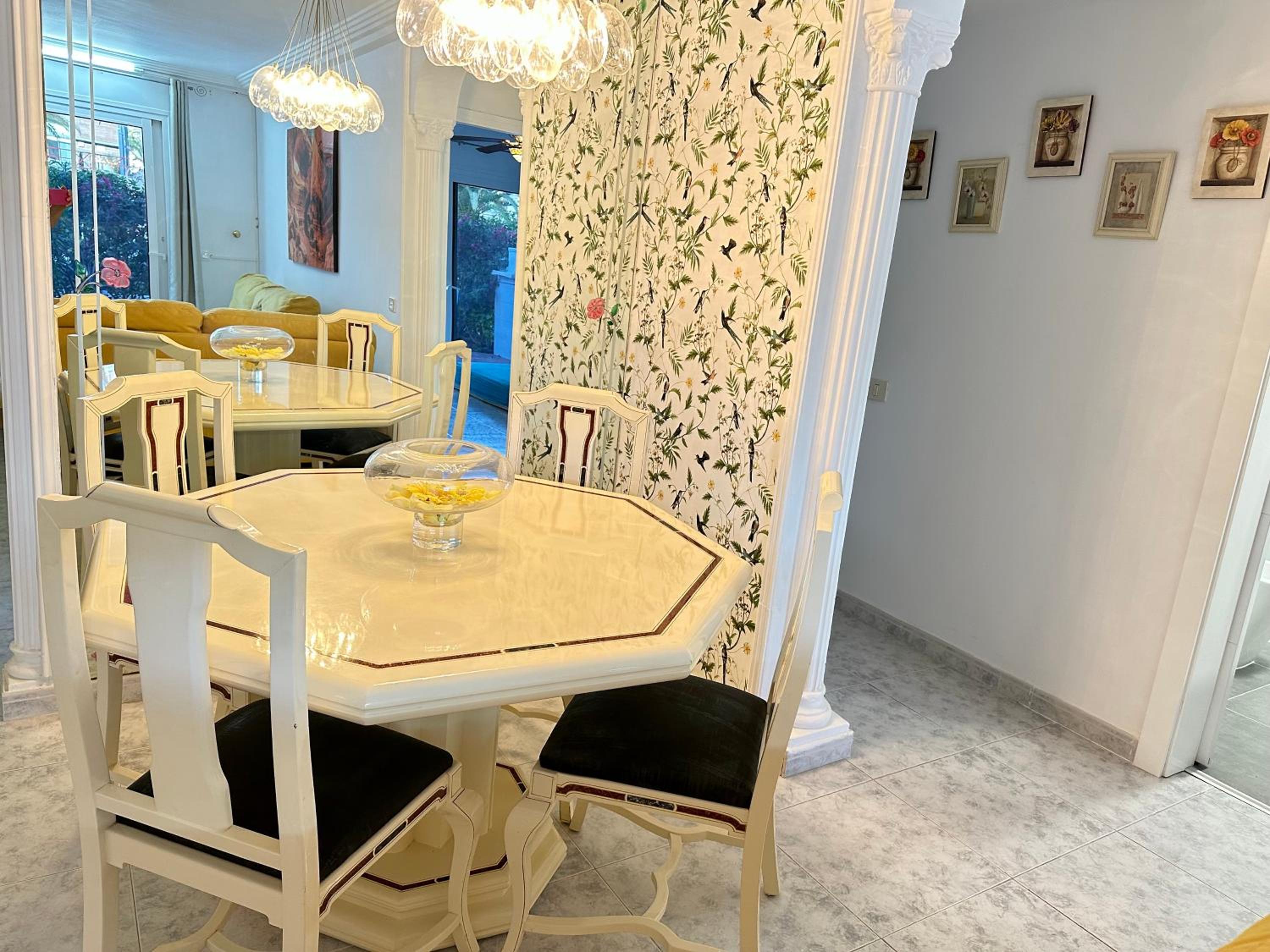 PLAYA DEL CURA - Spacious Beachside Apartment