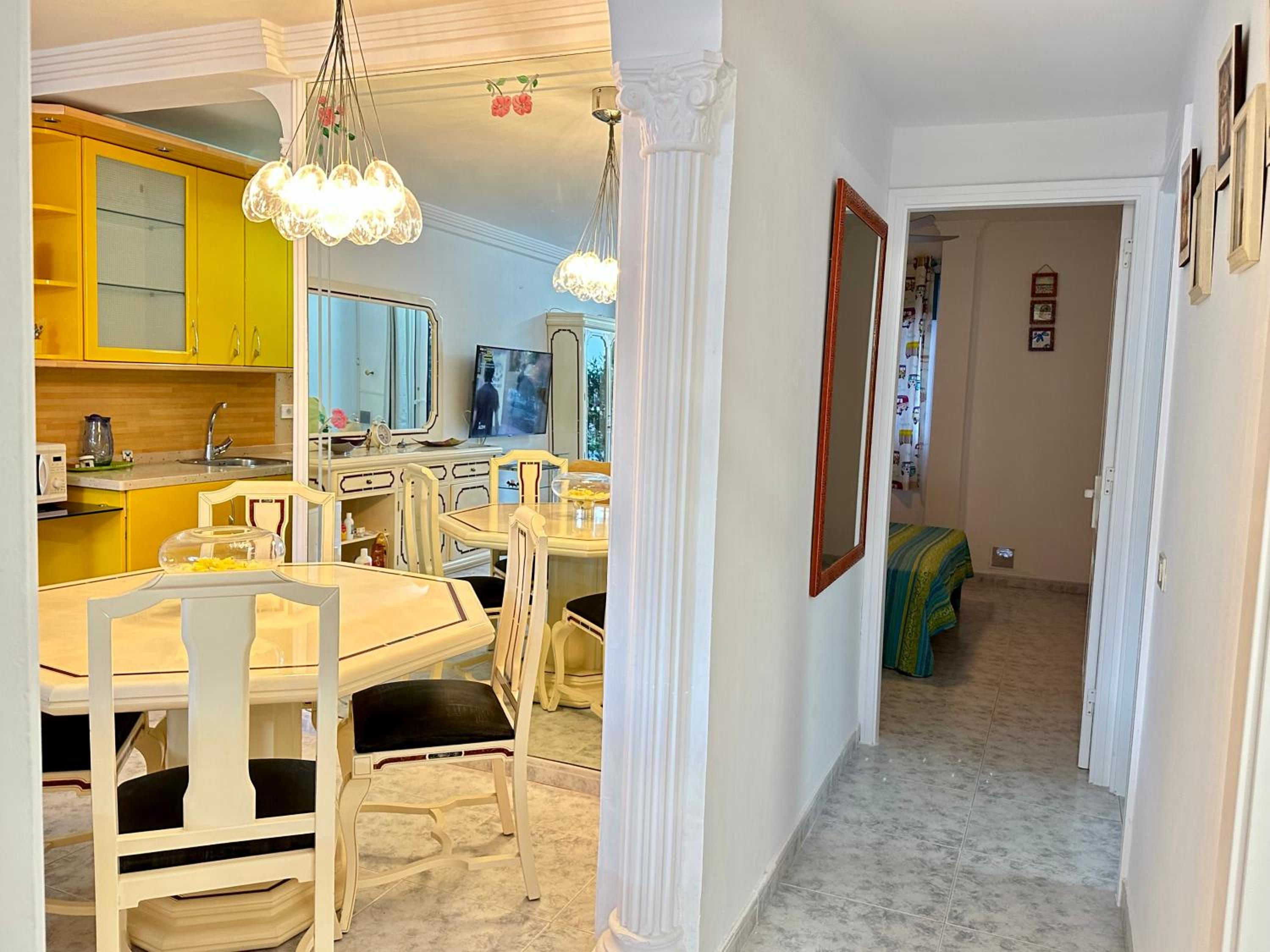 PLAYA DEL CURA - Spacious Beachside Apartment