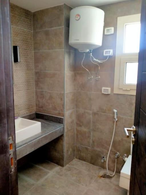 Modern apartment near Sheikh Zayed