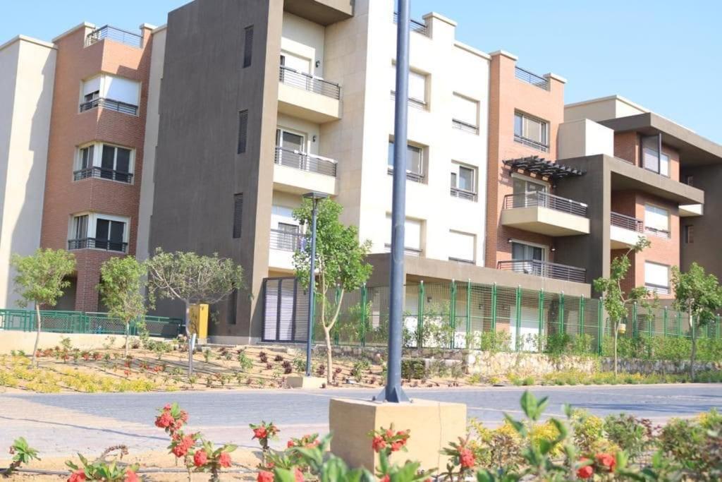 Modern apartment near Sheikh Zayed