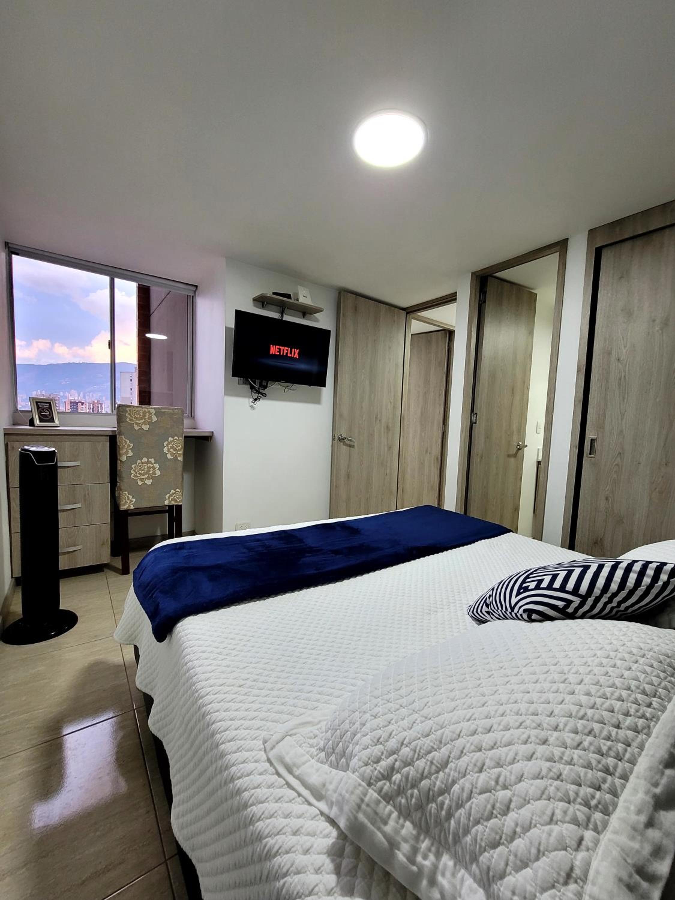Modern 2/2 Apartment in Sabaneta with City View