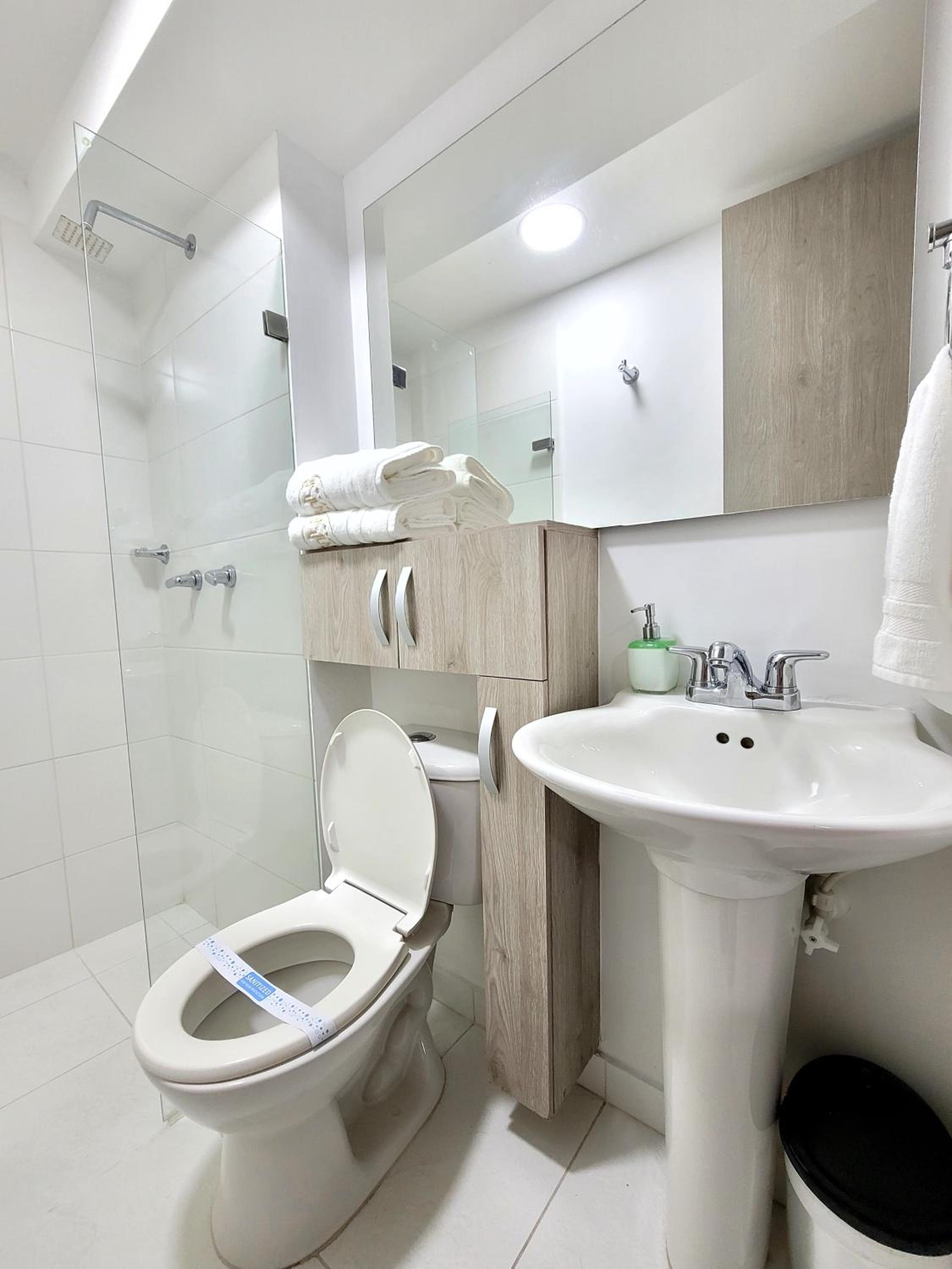 Modern 2/2 Apartment in Sabaneta with City View