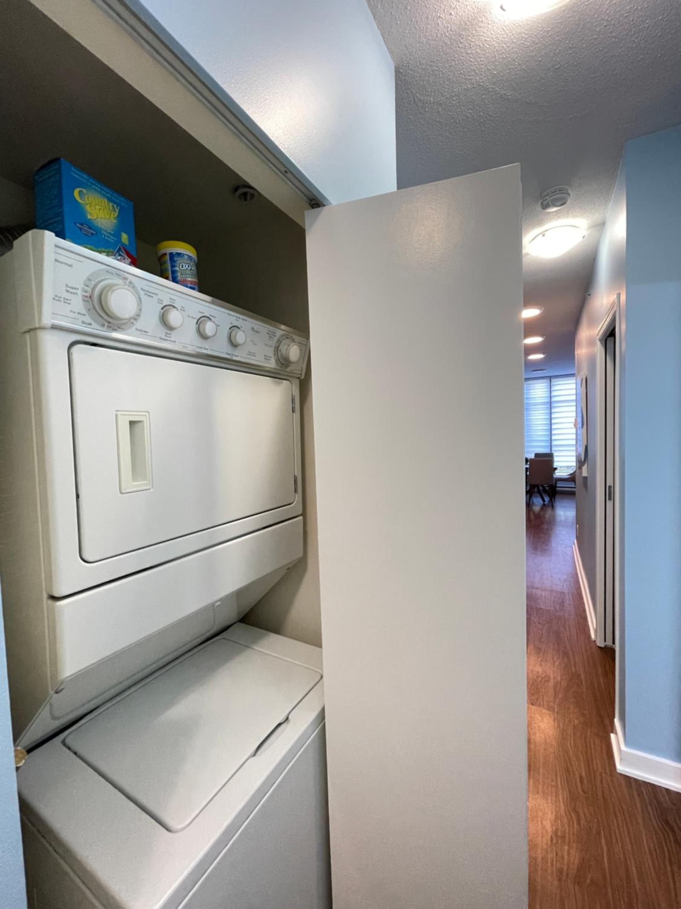 Downtown 1BR Condo at Granville Strip near English Bay